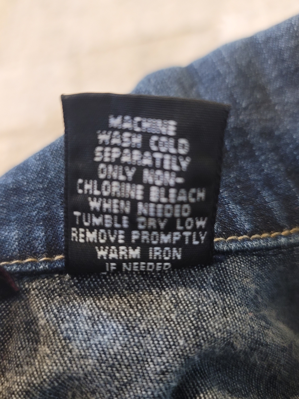 Women's Zip-Front Denim Jacket in Medium Blue - Picture 9 of 9